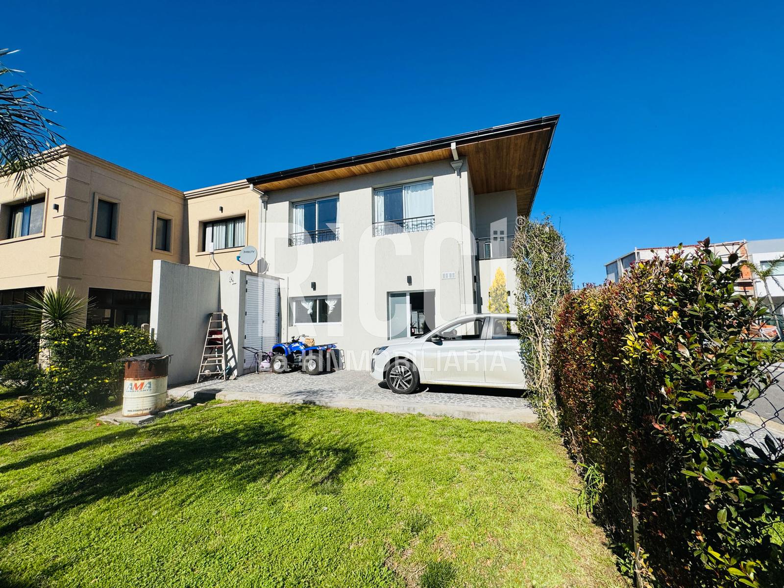 Foto Casa en Venta en Sourigues, Berazategui Barrio cerrado Vicente Federico 1