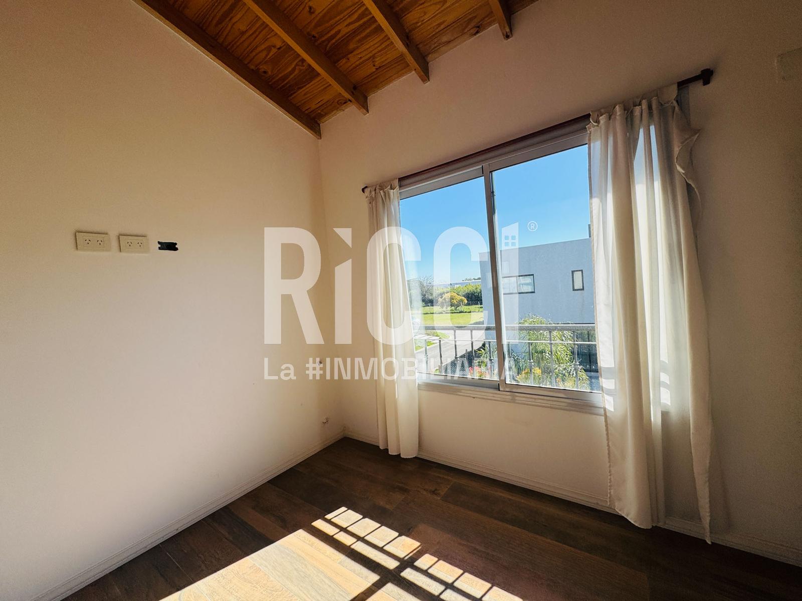 Foto Casa en Venta en Sourigues, Berazategui Barrio cerrado Vicente Federico 1