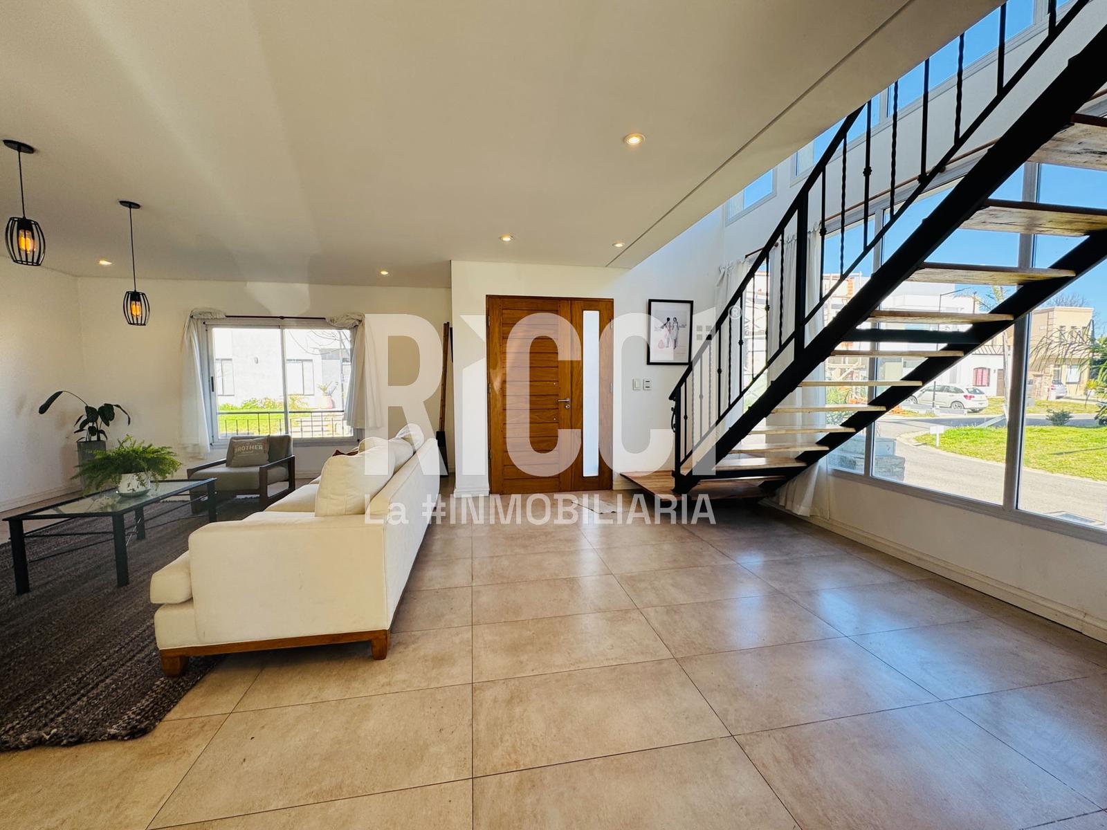 Foto Casa en Venta en Sourigues, Berazategui Barrio cerrado Vicente Federico 1