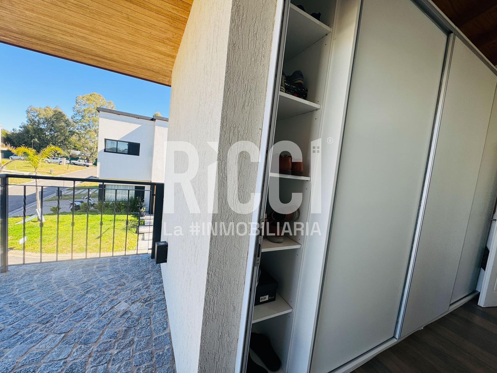 Foto Casa en Venta en Sourigues, Berazategui Barrio cerrado Vicente Federico 1