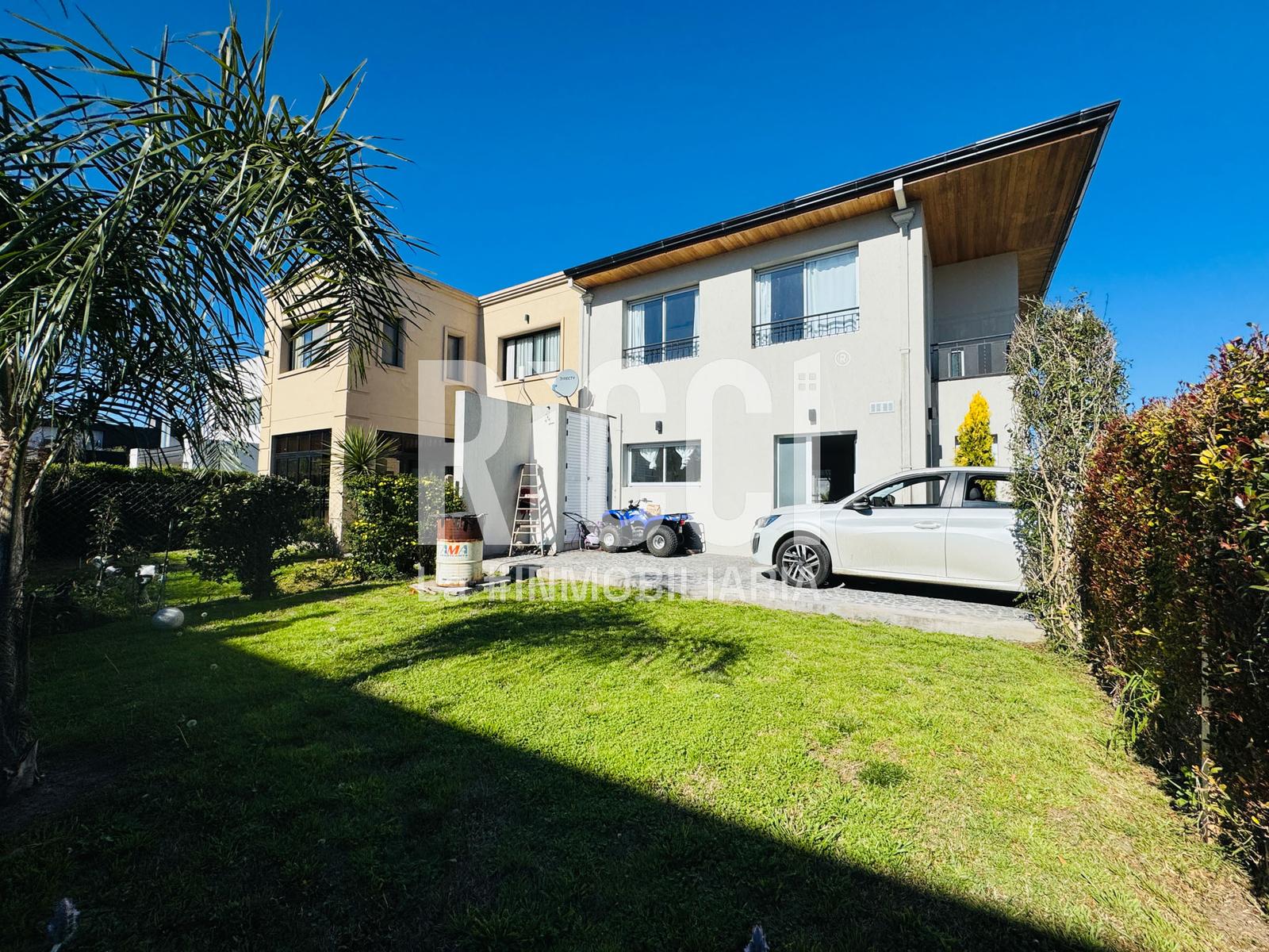 Foto Casa en Venta en Sourigues, Berazategui Barrio cerrado Vicente Federico 1