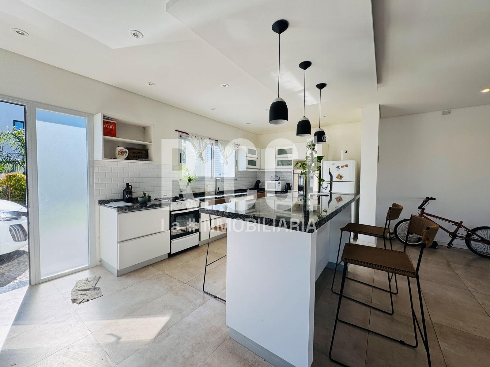 Foto Casa en Venta en Sourigues, Berazategui Barrio cerrado Vicente Federico 1