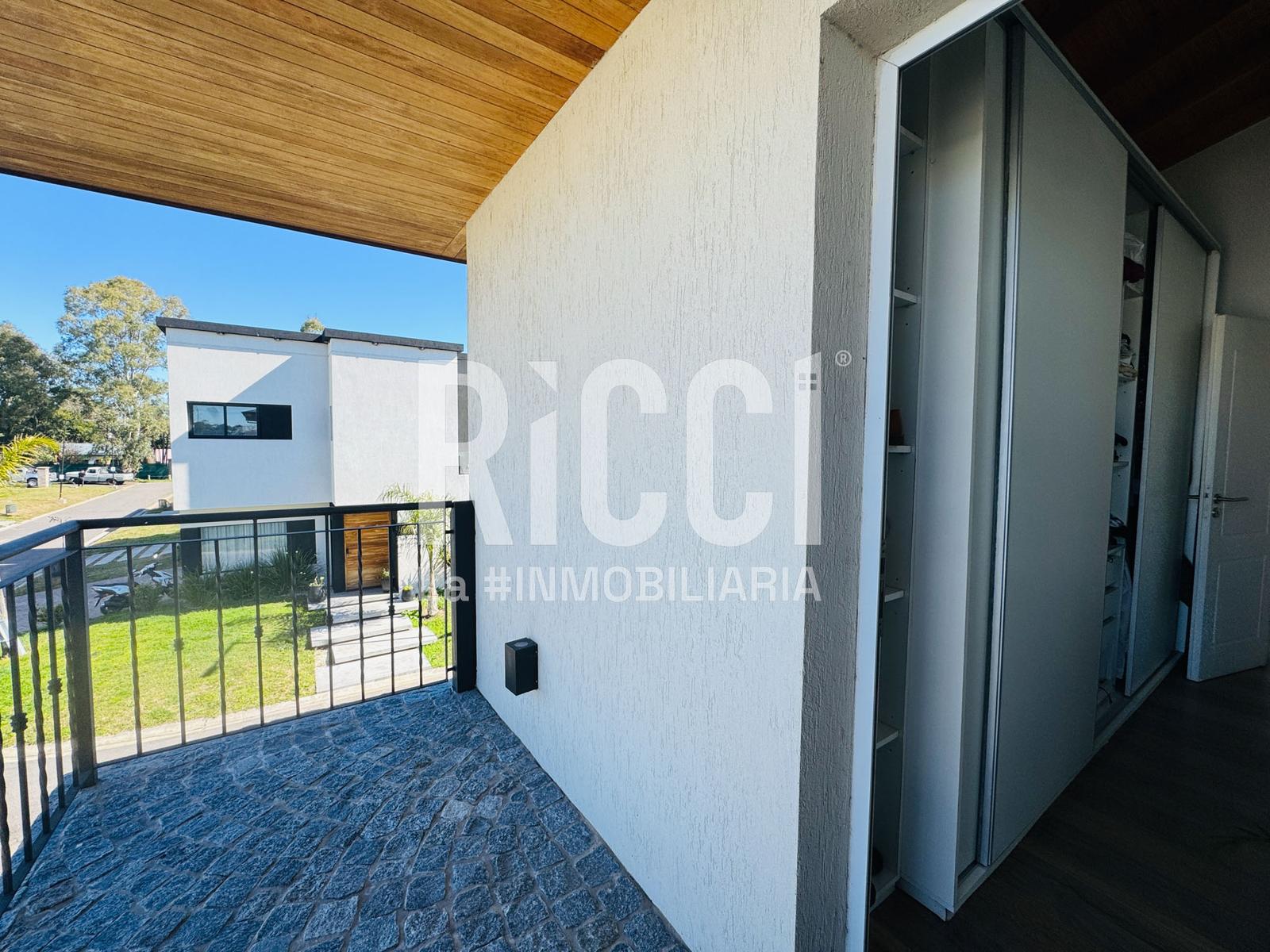 Foto Casa en Venta en Sourigues, Berazategui Barrio cerrado Vicente Federico 1