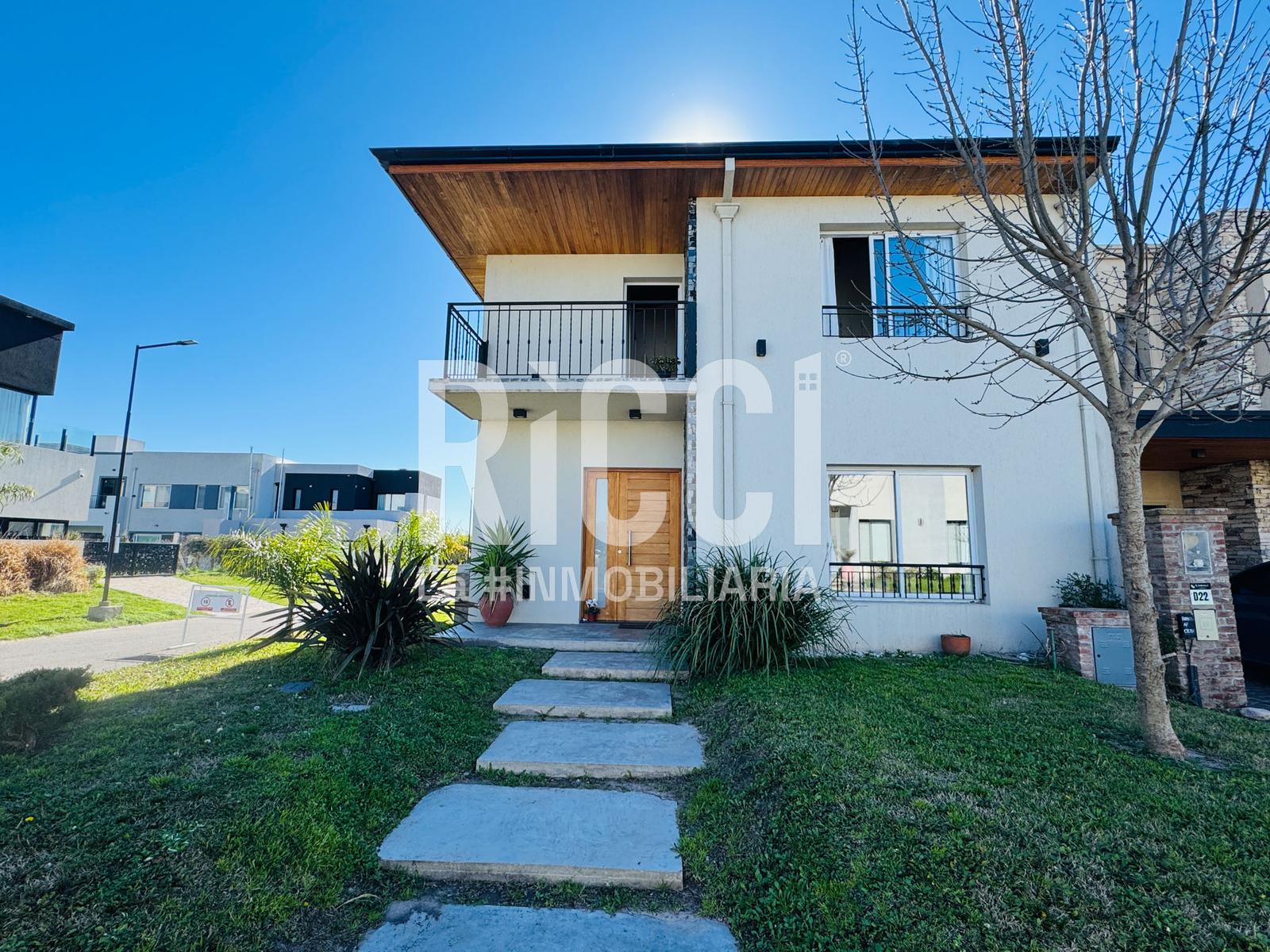 Foto Casa en Venta en Sourigues, Berazategui Barrio cerrado Vicente Federico 1