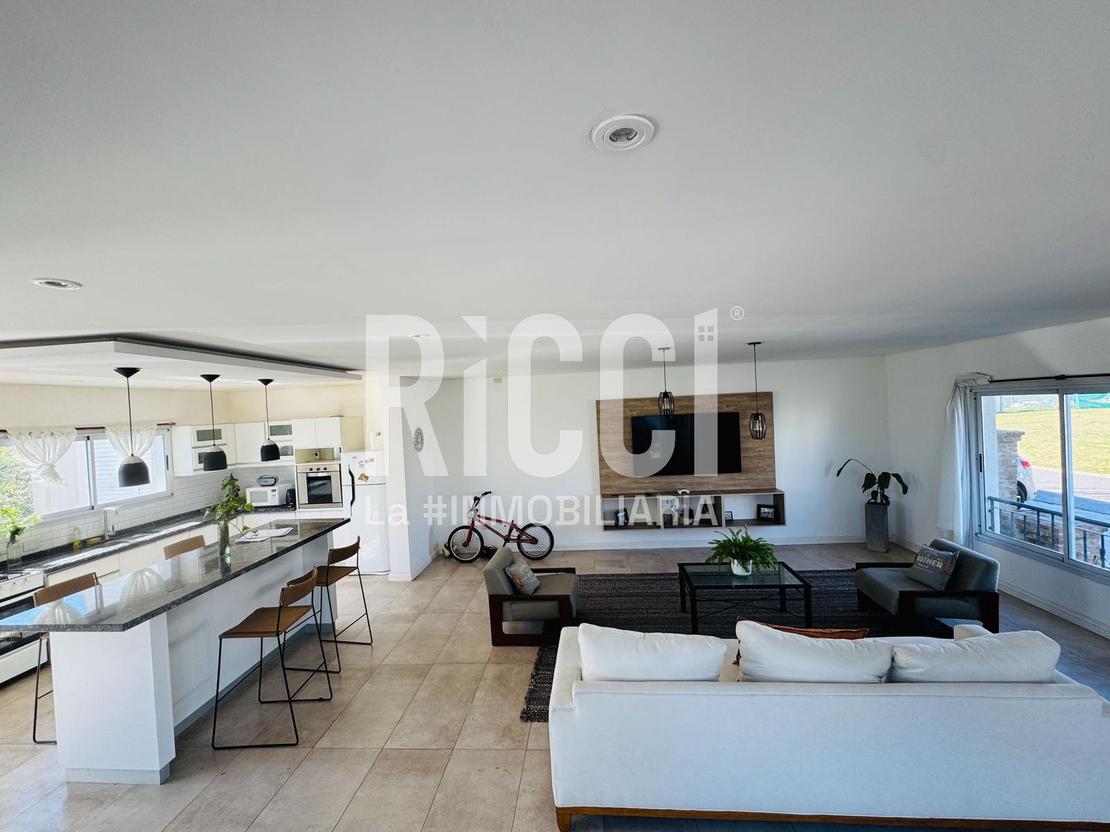 Foto Casa en Venta en Sourigues, Berazategui Barrio cerrado Vicente Federico 1