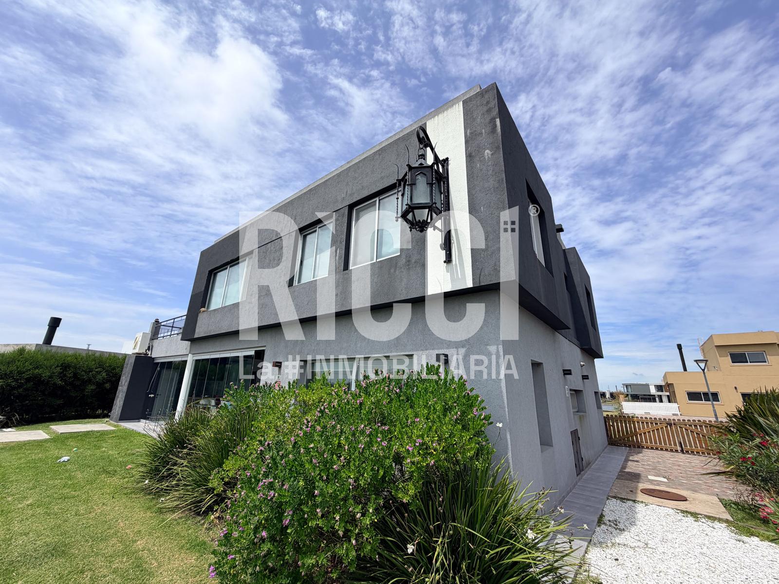 Foto Casa en Venta en Sebastian Gaboto, Guillermo E Hudson Barrio Sebastian Gaboto 