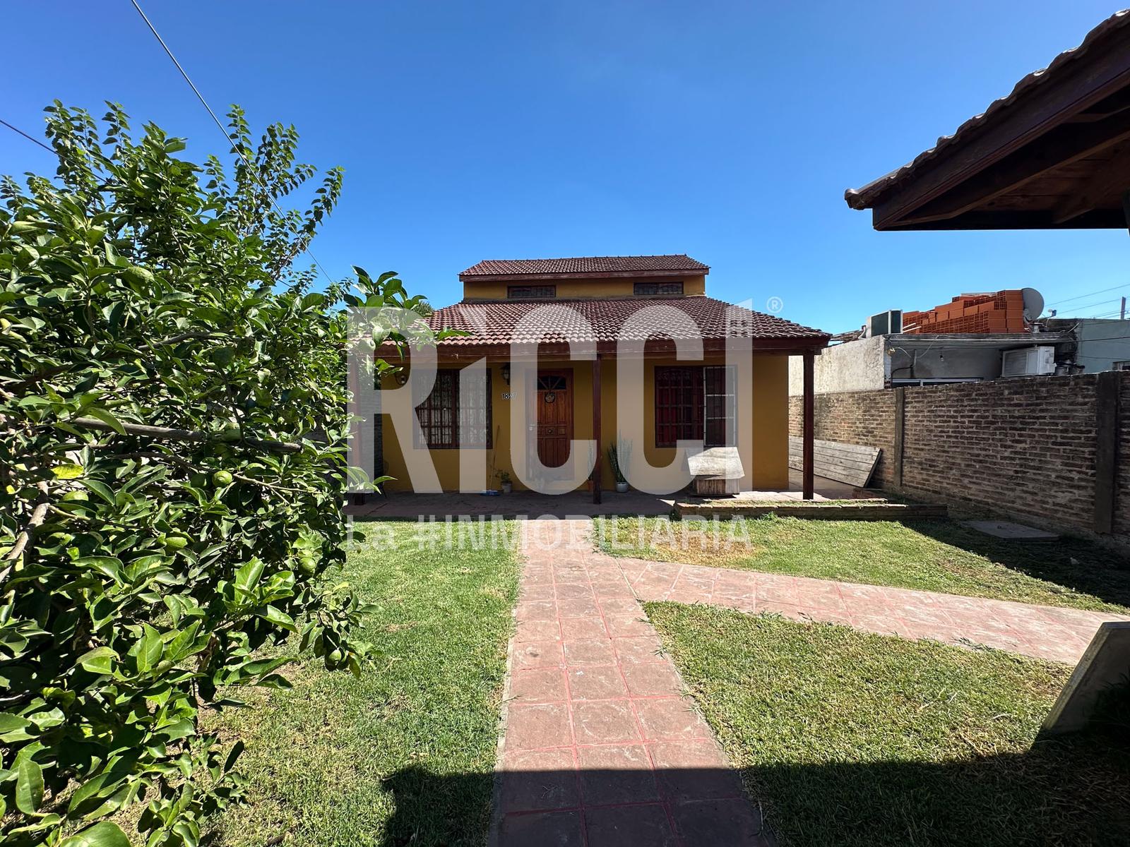 Foto Casa en Venta en Juan Maria Gutierrez, Berazategui 461 al 1800