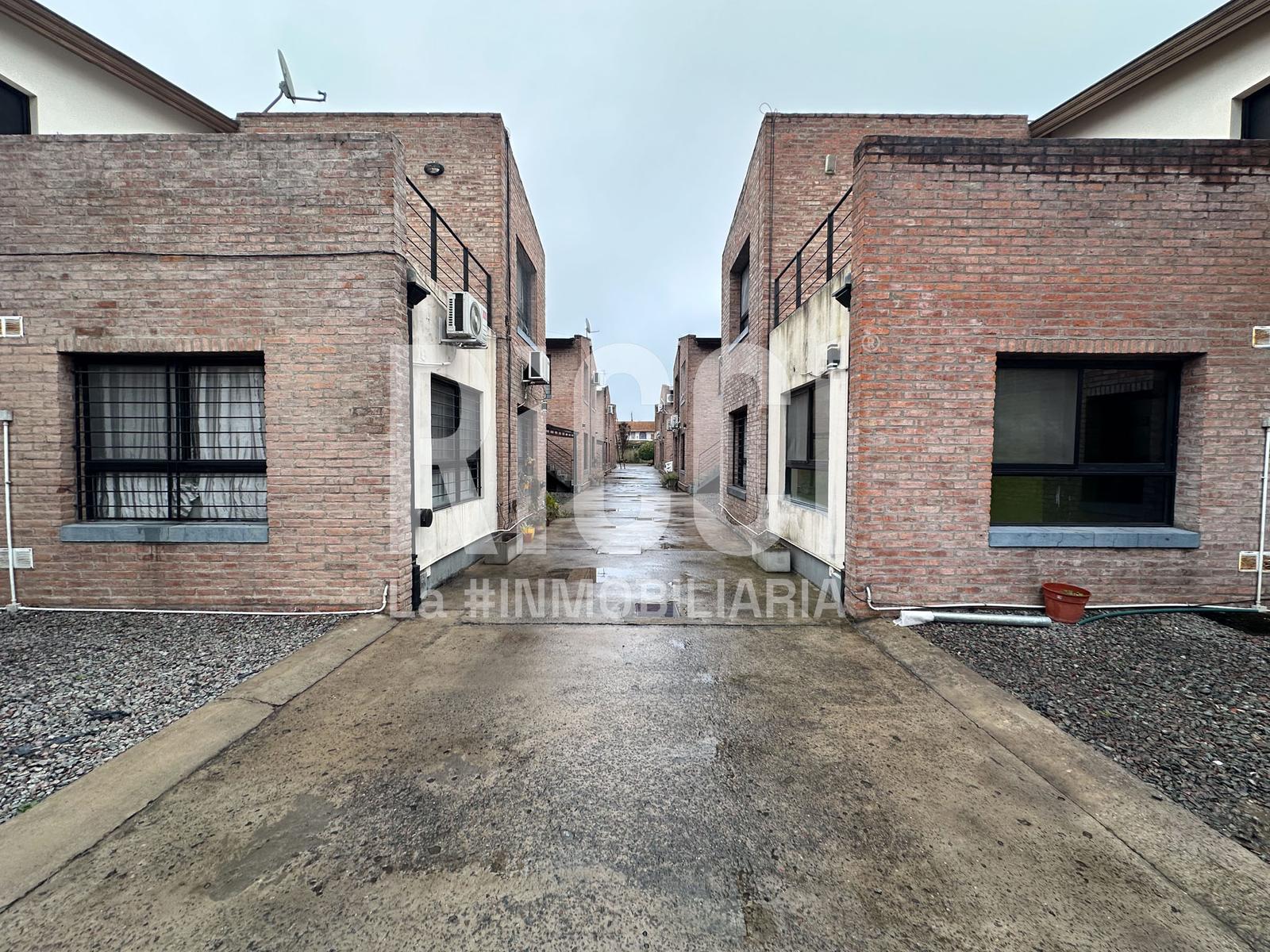 Foto Departamento en Venta en Berazategui, G.B.A. Zona Sur 141 al 1700